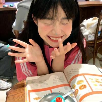 带剑女孩